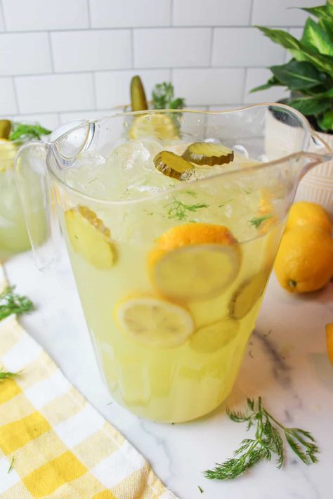 Pickle Lemonade, Pickle Juice Recipe, Pickle Juice Uses, Breakfast Drink, Pickle Juice, Lemonade Recipes, Weird Food, Food Words, Pickling Recipes