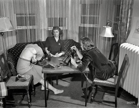 strip poker Shorpy Historical Photos, College Girl Fashion, Bizarre Photos, Classic Photography, Framed Poster Art, Pin Up Models, Photo Series, High Resolution Photos, Photo Archive