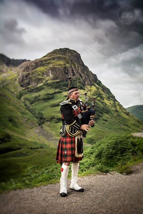 Resident Piper at Glencoe by Highland Exposure Photography, Scotland. Scotland People Aesthetic, Scottish Kilt Aesthetic, Bagpipes Aesthetic, Scottish Culture Aesthetic, Traditional Scottish Clothing, Scottish Photography, Scotland Clothing, Scotland People, The Skye Boat Song