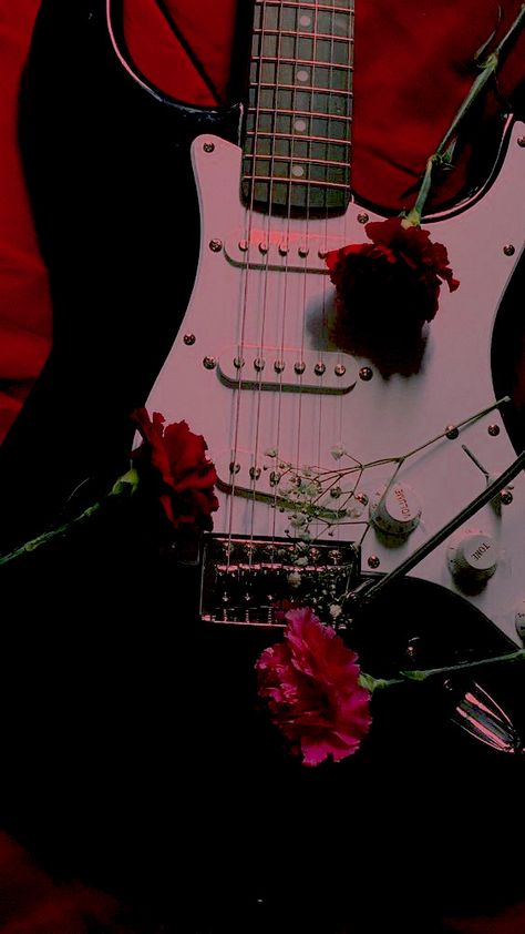 Electric Guitar Lockscreen, Red Guitar Wallpaper, Guitar With Roses, Electric Guitar Wallpaper, Guitar Wallpaper Iphone, Rose Guitar, Guitar Wallpaper, Red Electric Guitar, Dark Red Roses