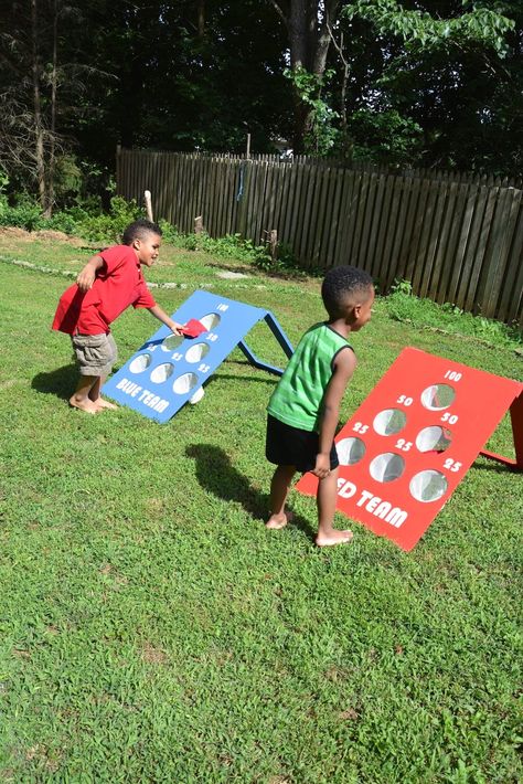 With just plywood, a riveter, rivets, mesh, and paint, learn how to make this DIY backyard bean bag toss game for summer family fun! Bean Bag Toss Game Diy, Toss Game Diy, Yard Ideas For Kids, Diy Bean Bag, Bean Bag Games, Diy Yard Games, Outside Games, Bean Bag Toss Game, Bag Toss Game