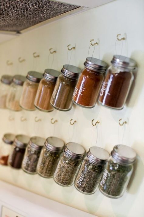 These fun ideas will help keep your spices organized. From whimsical to practical, these DIYs can be done in just a few hours. Diy Spice Rack Ideas, Diy Spice Storage, Best Spice Rack, Diy Spice Jars, Spice Rack Ideas, Pallet Deck Diy, Spice Rack Organization, Diy Spice Rack, Spice Jar Storage