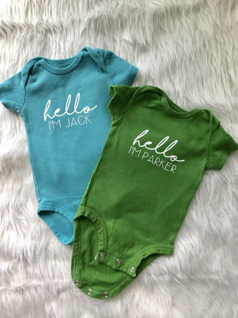 Newborn Cricut Onesie, Newborn Baby Onesie Ideas, Diy Onesies Cricut, Cricut Onsies Ideas, Custom Onesies Boy, Personalized Onesie Boy, Baby Onsie Designs, Newborn Onesie Ideas, Baby Boy Onesies Vinyl