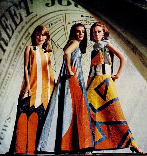 Like many great things, it all started with toilet paper: In the spring of 1966, the Scott Paper Company, a major manufacturer of disposable... Paper Dresses, Paper Clothes, Paper Fashion, Fashion 1960s, Swinging Sixties, Paper Dress, Look Retro, 1970s Fashion, Mod Fashion