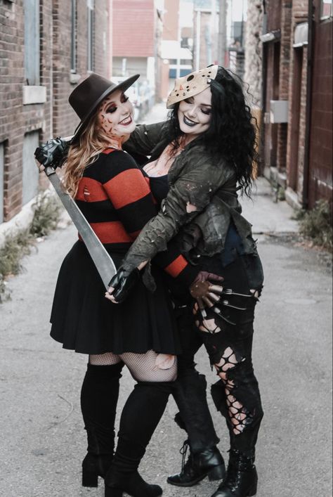 #Femalefreddykruegercosplay #freddykrueger #jasonvoohees #femalejasonvooheescosplay #bestfriendcostumes #fridaythe13th #freddyvsjason Female Leatherface Costume, Plus Size Freddy Krueger Costume, Jason Voorhees Girl Costume, Diy Spooky Photoshoot, Freddy Vs Jason Photoshoot, Freddy Krueger Couple Costume, Horror Cosplay Female, Female Freddy Krueger Costumes, Jason Costume Women