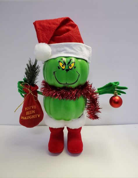 Styrofoam Pumpkin Crafts, The Grinch Diy, Grinch Christmas Diy, Grinch Centerpiece, Diy Grinch Christmas Decorations, Grinch Pumpkin, Xmas Grinch, Diy Grinch, Grinch Ideas