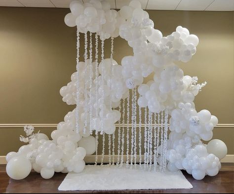 Arch Balloons Decoration, White Balloon Backdrop, Moon Baby Shower Theme, Gender Reveal Baby Shower Themes, Bridal Shower Balloons, Cloud Decoration, Baby Shower Theme Decorations, Moon Baby Shower, Ribbon Decorations