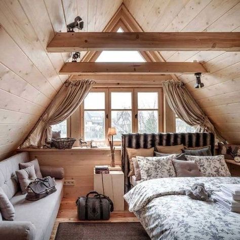 Log Cabin Interior Design, Cabin Interior Design, Log Cabin Interior, Attic Bedroom Designs, Attic Bedrooms, Attic Renovation, Attic Spaces, Attic Remodel, A Frame Cabin