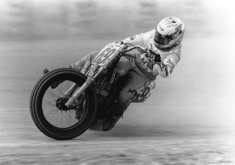 Enduro Vintage, Flat Track Racing, Soichiro Honda, Nicky Hayden, Flat Track Motorcycle, Riding A Motorcycle, Bobber Custom, Motorcycle Racers, Moto Cafe