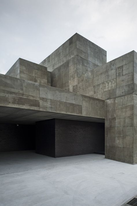 Brutalist House, Brutalism Architecture, Concrete Architecture, Brutalist Architecture, Concrete House, Space Architecture, Minimalist Architecture, Concrete Design, Architect House