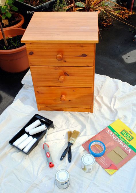 Great How-To article on painting wood furniture.  Applies to unfinished wood or to paint over an older stained dresser. Refurbish Bedside Table, Upcycled Furniture Bedside Table, Bedside Table Paint Ideas, Refurbished Bedside Table, Painting Drawers, Paint Pine Furniture, Renting Decorating, Paint Drawers, Pine Furniture Makeover