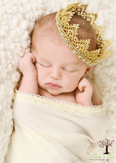 Foto Newborn, Baby Crown, Foto Baby, Mia 3, Princess Crown, Gold Crown, Gold Lace, Newborn Pictures, Future Baby