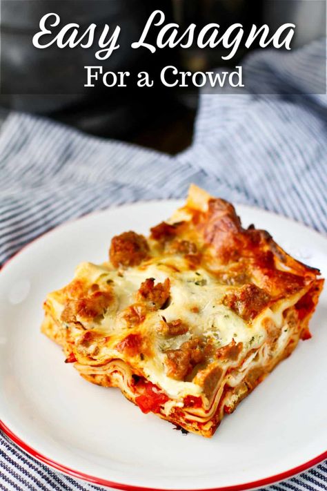 Easiest Lasagna Recipe for a Crowd Lasagne For A Crowd, Lasagna For A Crowd Easy, Lasagna Recipe For Large Crowd, Lasagna For A Large Crowd, Large Lasagna For A Crowd, Lasagna For A Crowd Parties, Lasagna Recipe For A Crowd, Large Lasagna Recipe, Lasagna For A Crowd