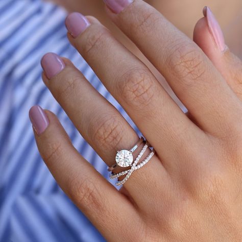 Criss Cross Engagement Ring With Band, Crisscross Wedding Band, Cross Cross Wedding Band, Criss Cross Wedding Band, Unique Diamond Wedding Bands, X Ring, Moissanite Ring Set, Moissanite Bridal Sets, Moissanite Engagement Ring Solitaire