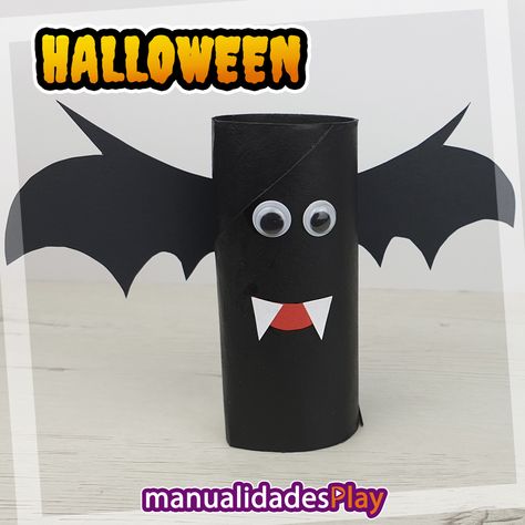 Comenzamos Halloween con este murciélago con rollos de papel higíenico. Es una de las manualidades más fáciles para Halloween que puede hacer los peques. Además, con su murciélago hecho por ellos quedarán encantados. How To Make Ghosts, Simple Characters, Roll Craft, Dulces Halloween, Toilet Roll Craft, Make Halloween, Halloween Village, Ready For Halloween, White Gel Pen