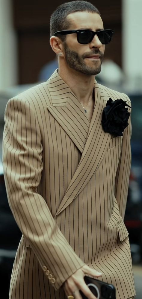 Gq Usa, Ballroom Dance Outfits, Old Man Fashion, Mens Casual Suits, Classy Suits, Dress Suits For Men, Men Stylish Dress, Mens Fashion Inspiration, Fashion Suits For Men