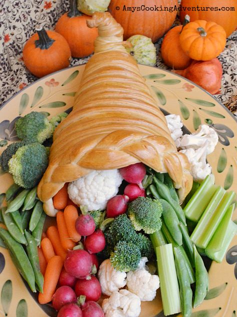 Amy's Cooking Adventures: Bread Cornucopia Thanksgiving Vegetable Tray, Bread Cornucopia, Thanksgiving Veggie Tray, Pumpkins Decorating, Thanksgiving Veggies, Fruit Kabob, Thanksgiving Bread, Thanksgiving Fruit, Thanksgiving Vegetables