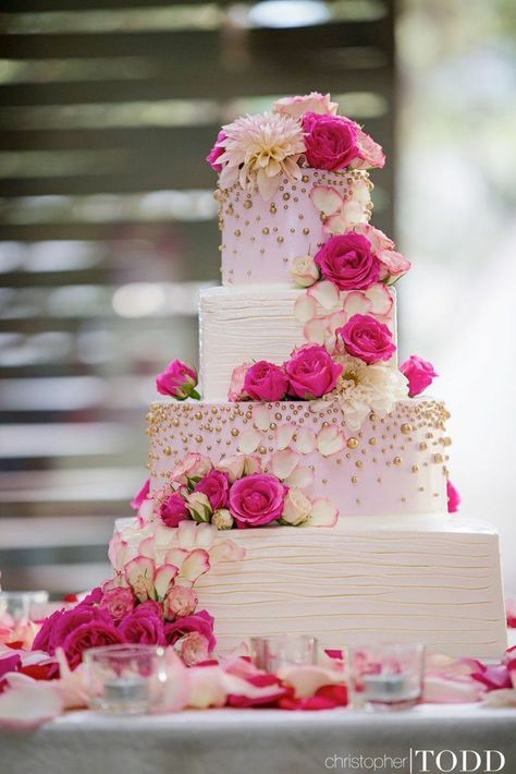 Giveaway Wedding, Different Wedding Cakes, Pretty Wedding Cakes, Hot Pink Weddings, Floral Wedding Cakes, Pink Wedding Cake, Cake Pricing, Amazing Wedding Cakes, Rustic Wedding Cake