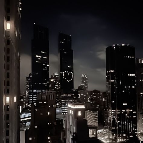 Dark City, Dark Paradise, Night Scenery, City Vibe, Night Vibes, Aesthetic Black, Black And White Aesthetic, Night City, Night Aesthetic