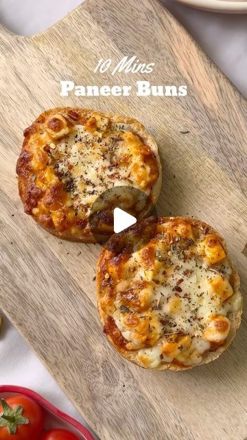 2min Snacks, Homemade Starbucks Recipes, Veg Fried Rice Recipe, Burger Buns Recipe, Schezwan Sauce, Instant Food, Spicy Snacks Recipes, Cheese Bake, Recipes Snacks