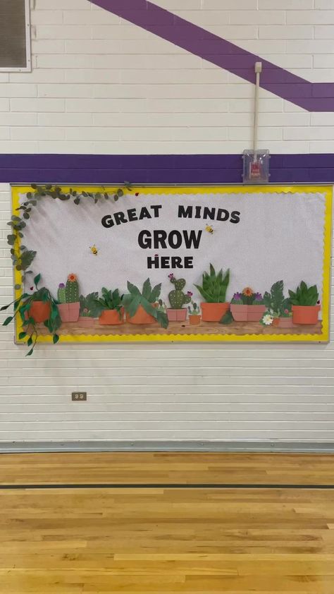 Bulletin board number 2! Here are some other fun sayings you can use: 🌿Every day is a new chance to grow🌿Let's Root for each other 🌿Be "LEAF" in yourself🌿Plant kindness and see what grows🌿We all grow at different rates🌿Pull Weeds, Plant dreams.🌿Stay sharp Full details are here: https://www.agirlandagluegun.com/4-fun-bulletin-board-ideas-for-schools/ | A girl and a glue gun Grow With Us Bulletin Board, Grow In The Grace And Knowledge Bulletin Board, Here We Grow Bulletin Board, Growing Minds Bulletin Boards, Grow Your Mind Bulletin Board, Great Minds Grow Here Bulletin Board, Growing Leaders Bulletin Board, We All Grow At Different Rates, Never Stop Growing Bulletin Board