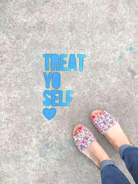 Sidewalk Messages, Wildflower Mural, Spray Chalk, Chalk Ideas, Retail Space Design, Sidewalk Chalk Art, Sidewalk Art, Good Day Song, Floor Decal