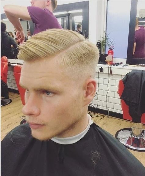 German Hairstyle, Communion Hairstyles, Comb Over Haircut, Classic Haircut, Funky Hairstyles, Hard Part, Blonde Guys, Comb Over, Bandana Hairstyles