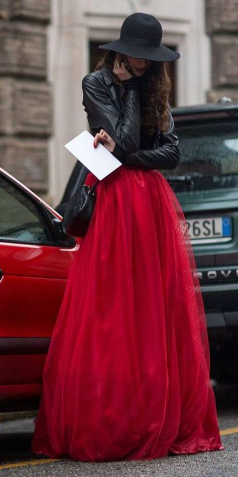 Glamour Lifestyle, Sukienki Maksi, Red Tulle Skirt, Prom Skirt, Tule Rok, Net Fashion, Model Outfit, Long Red Dress, Red Skirt