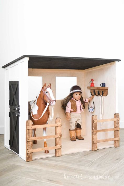 DIY Horse Stable Dollhouse for 18" Dolls Cardboard Horse Stable, Diy Toy Horse Stable, Diy Schleich Horse Stuff, Mini Horse Barn, Dollhouse Woodworking Plans, Horse Activities, Toy Horse Stable, Ag Doll House, Barn Bedrooms