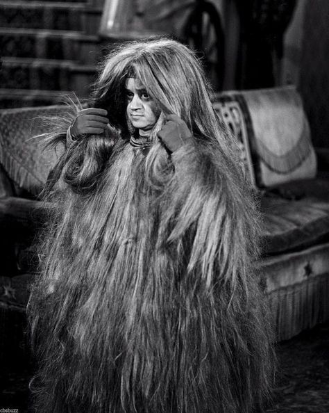 Behind the scenes- The Addams Family. Cousin IT revealed. Retro Monsters, Cousin Itt, Addams Family Tv Show, Cousin It, Charles Addams, Magical Halloween, Carolyn Jones, Adams Family, Family Tv