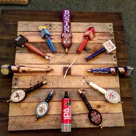 Sam Adams Tap Handle Clock Bar Tap Display Ideas, Diy Lanai, Tap Handle Ideas, Diy Beer Tap Bar, Beer Tap Display, Tap Wall Beer, Beer Tap Handle Display Diy, Tap Handle Display, Tap Ideas