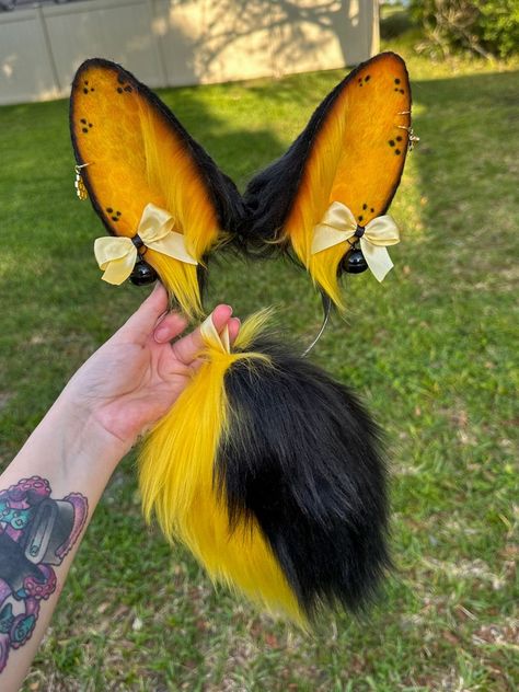 Bumble Bee themed Bunny Ears and tail fully wired rabbit ears cosplay headband honey black and yellow rabbit costume ears Bee Cosplay, Cosplay Headband, Rabbit Ears Headband, Wolf Ears And Tail, Bunny Ears And Tail, Yellow Rabbit, Ears Cosplay, Animal Cosplay, Therian Stuff