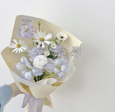 boquets, pretty flowers, floral flowers, korean boquets, roses, tulips, minimalist flowers, flower arrangements, garden, festival flowers, flower boquets Flowers Korean, Festival Flowers, Buy Me Flowers, Boquette Flowers, Garden Festival, Bouquet Gift, Minimalist Flowers, A Bouquet Of Flowers, Flowers Bouquet Gift