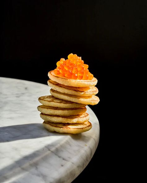 Perfect Salmon, Chum Salmon, Salmon Caviar, Salmon Roe, Food Mood, Catering Ideas, Serving Dishes, Pancakes, Food Photography