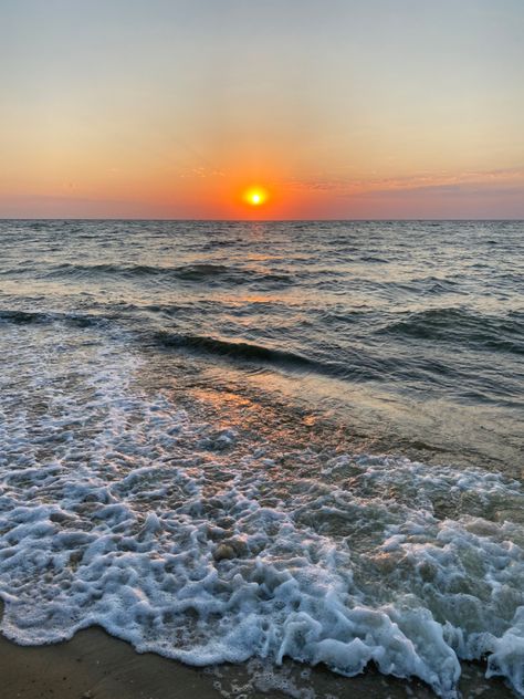 #sunrise #dawn #beach #sand #sea #blacksea #odessa Immortal Beloved, Sunrise At The Beach, Falling Out Of Love, Sand Sea, Sea Shore, Sunrise Beach, Black Sea, Good Evening, Beach Sand