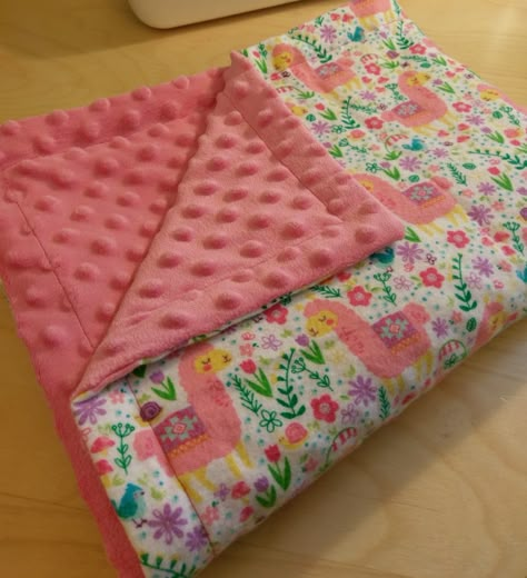 Baby Blanket Sewing Pattern Minky, How To Sew Corners On A Blanket, How To Make A Minky Baby Blanket, Minky Quilts Ideas, Flannel And Minky Blanket Diy, How To Make Minky Blanket, Baby Fleece Blankets, Minky Tie Blanket No Sew, Fleece And Minky Blanket