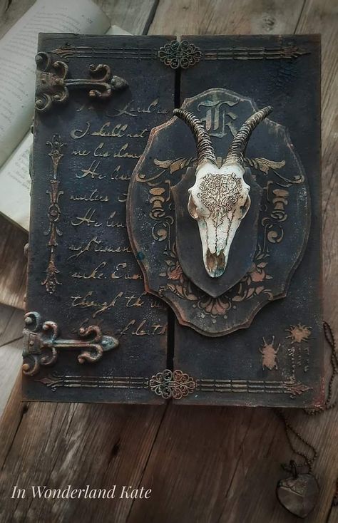 Book Witch, Halloween Spells, Dark Vibes, Grimoire Book, Creepy Horror, Fantasy Props, 다크 판타지, Halloween Books, Magic Book