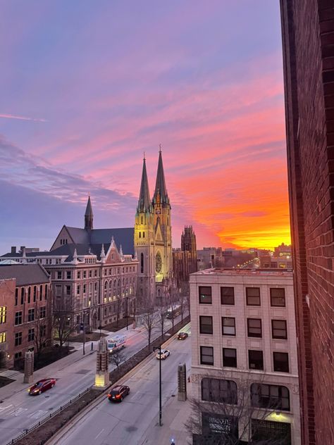 Marquette University Aesthetic, Milwaukee Aesthetic, College Goals, Marquette University, College Motivation, City Skylines, Dorm Inspo, Vision Board Pictures, College Aesthetic