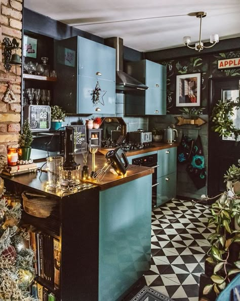 A Layered Home Done in Maximalist Style by Lily Sawyer Interiors Nyc Kitchen, Maximalist Kitchen, Maximalist Style, Dark Home Decor, Dark Home, Maximalism, Eclectic Home, Dream House Decor, Home N Decor