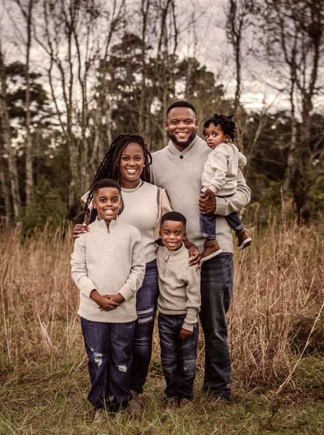 Black family photoshoot #family #blackfamily #blackfamilyvloggers #boymom Black Family Photo Outfits Fall, Fall Black Family Photos, Black Family Photoshoot Outdoors, Black Family Photoshoot Fall, Black Family Photo Outfits, Black Family Portraits, Family Photos Black People, Black Family Portrait Ideas, Family Photo Ideas Black Family