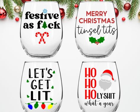 Christmas Wine Glasses Vinyl, Glass Bottle Diy Projects, Candle Svg, Cricut Projects Christmas, Christmas Wine Gift, Funny Wine Glasses, Wine Glass Svg, Wine Glass Sayings, Christmas Wine Glasses