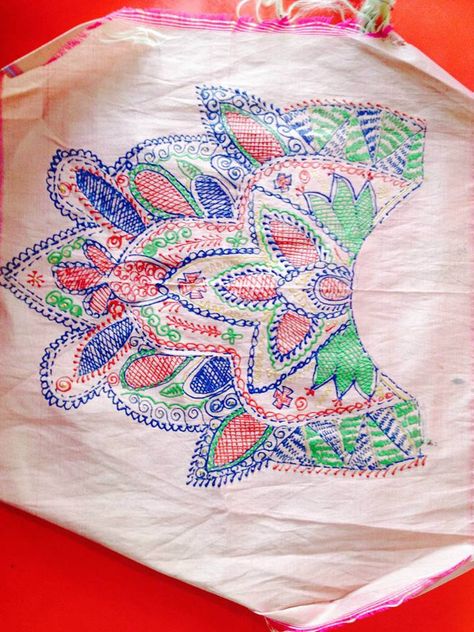 Liquid embroidery workshop by INIFD, Gandhinagar Liquid Embroidery Designs, Patterns For Painting, Liquid Embroidery, Outline Flower, Cross Stitch Embroidery Designs, Embroidery Workshop, Ideas For Embroidery, Embellishment Ideas, Liquid Paint