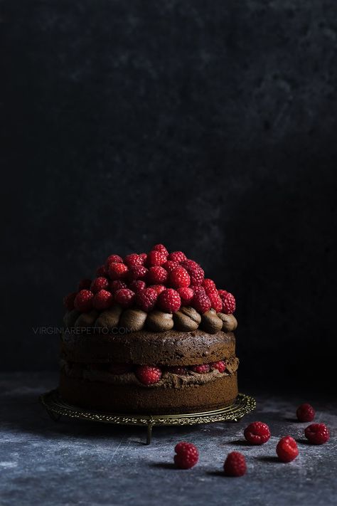 Cake Food Photography, Dark Cake, Cake With Raspberries, Dark Food, Moody Food Photography, Dark Food Photography, Chocolate Raspberry Cake, Lime Cake, Devils Food Cake