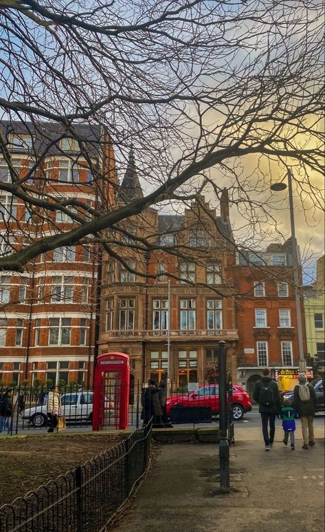 London During Fall, London In Fall Aesthetic, Fall In Europe Aesthetic, London November Aesthetic, Autumn Aesthetic London, London In November Aesthetic, Fall In London Aesthetic, Autumn In London Aesthetic, Uk Autumn Aesthetic