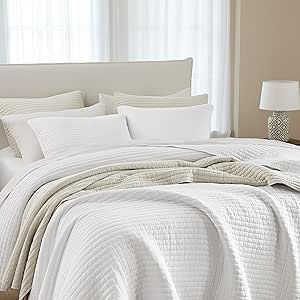 WDCOZY White Muslin Cotton Quilt Bedding Sets Twin Size with 1 Pillow Sham, Shabby Chic Rustic Textured Gauze Lightweight Country Soft Bedspread Coverlet for All Season, 2 Pieces, 68x90 inches Quilt Bedding Sets, Cream And White Bedroom, Ivory Blanket, Amazon Bedding, Shabby Chic Stil, Twin Bed Sets, King Size Quilt, King Bedding Sets, Bed Lights