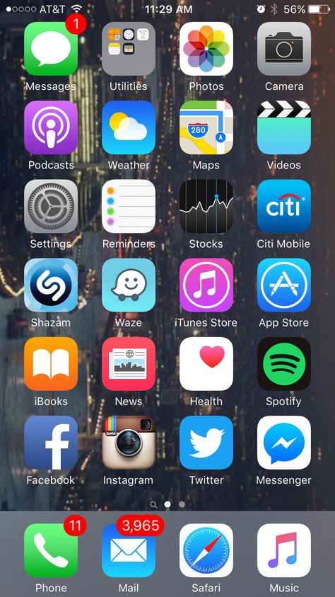 do you see something ODD in this screen shot? Screen Shots Iphone, Organize Apps, Iphone Layouts, Iphone Life, Iphone Home Screen Layout, Screen Layout, Print Iphone, Food Network Magazine, Iphone Organization