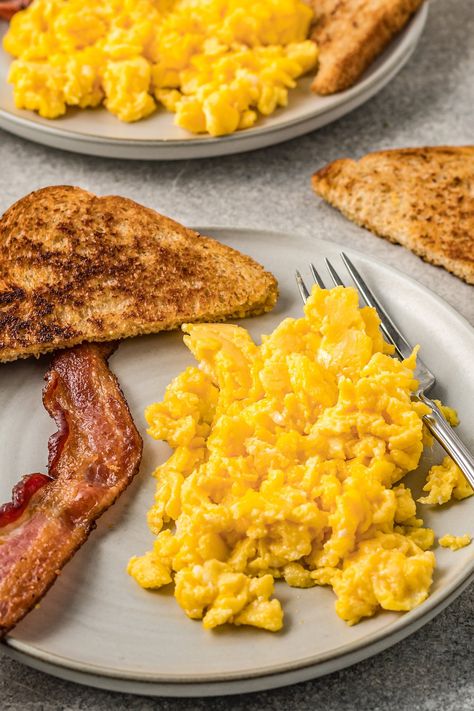 Scrambled Egg On Toast, Toast Breakfast Ideas, The Best Scrambled Eggs, Easy Scrambled Eggs, Homemade Pancakes Fluffy, Egg On Toast, Best Scrambled Eggs, Breakfast Potato Casserole, Jarred Salsa