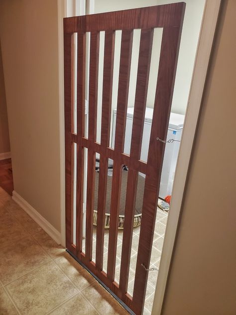 Diy Tall Dog Gate, Tall Pet Gate Diy, Diy Indoor Gate, Tall Dog Gates Indoor Diy, Cat Gates Indoor, Pet Gate Diy, Diy Cat Gate, Diy Cat Gates Indoor, Diy Wood Gate