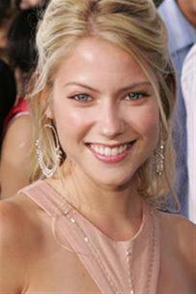 Laura Ramsey - She was the first actress I pictured as Katrina Meyers. Shes The Man, Laura Ramsey, Jewel Staite, She's The Man, Catwalk Models, Plus Size Fashion Tips, Teresa Palmer, Billie Piper, Hollywood Actress