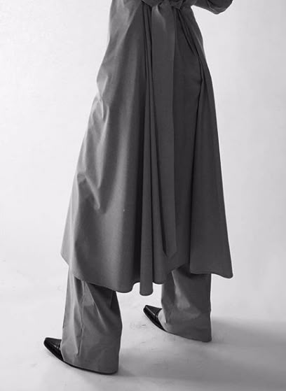 the peterdo Trousers Runway, Peter Do Pleated Skirt, Peter Do Runway, Luxury Deconstructed Streetwear Bottoms, Issey Miyake Pleated Pants Men, Peter Do, Neutral Fashion, I Love Girls, Winter Looks